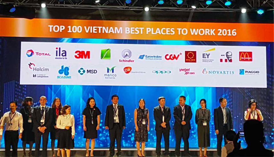 Eurowindow – Công ty duy nhất trong lĩnh vực sản xuất cửa vào Top 100 Nơi làm việc tốt nhất Việt Nam 2016 - 1 Eurowindow – Công ty duy nhất trong lĩnh vực sản xuất cửa vào Top 100 Nơi làm việc tốt nhất Việt Nam 2016 - 1