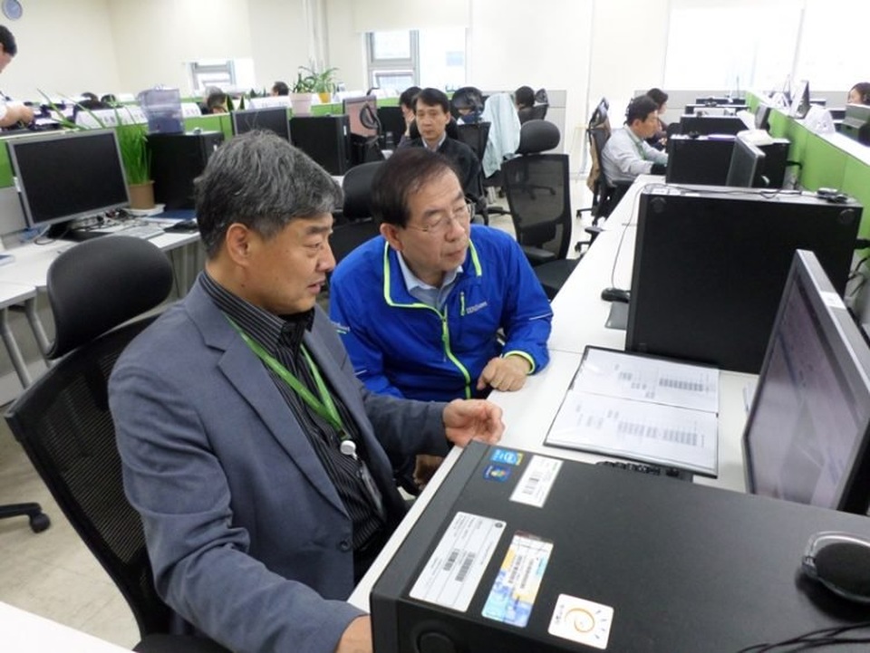 Công ty khởi nghiệp toàn nhân viên tuổi từ 55 đến... 83 - 1 Công ty khởi nghiệp toàn nhân viên tuổi từ 55 đến... 83 - 1