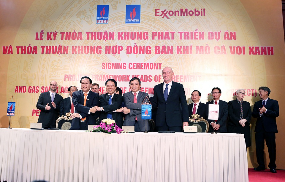 PVN và ExxonMobil đạt thỏa thuận khung về "siêu dự án" khí lớn nhất Việt Nam - 1 Lễ ký Thỏa thuận khung Phát triển dự án và Hợp đồng bán khí Cá Voi Xanh. Ảnh: VGP