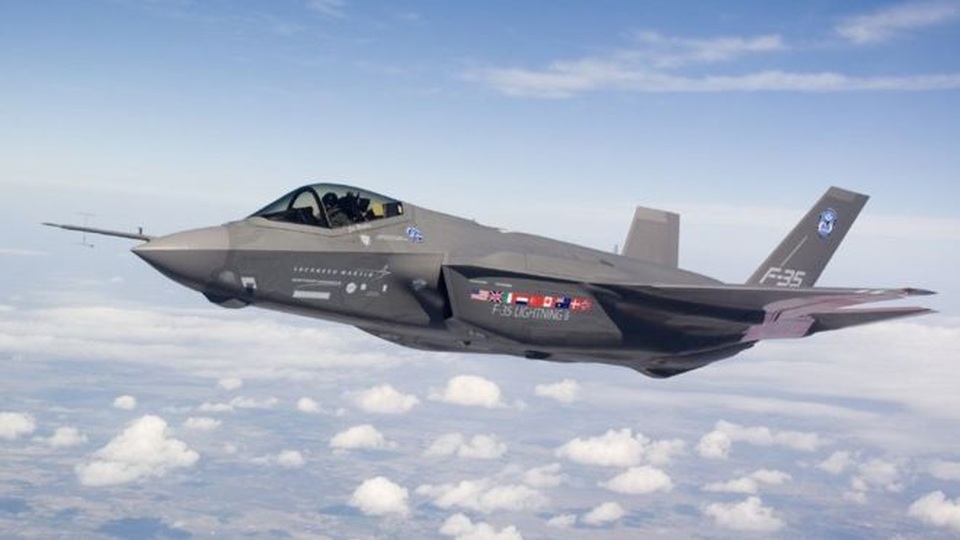 Mỹ lần đầu triển khai tiêm kích tàng hình F-35 tới Nhật Bản - 1
Một máy bay chiến đấu tàng hình F-35 (Ảnh: Lockheed Martin)