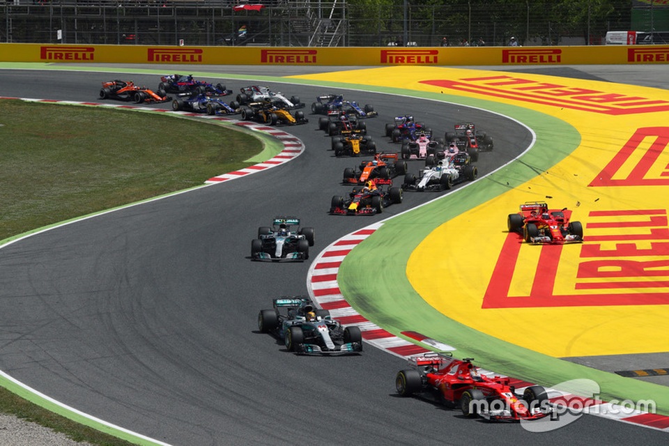 Vượt qua Vettel, Hamilton đăng quang tại Catalunya - 10 Vượt qua Vettel, Hamilton đăng quang tại Catalunya - 10