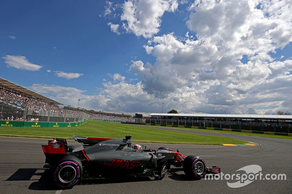 Lewis Hamilton có pole đầu tiên trong mùa giải F1 2017 - 10 Lewis Hamilton có pole đầu tiên trong mùa giải F1 2017 - 10