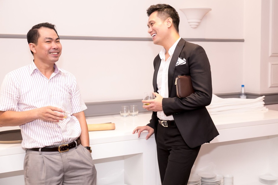 Diễn viên Việt Anh tậu xe chục tỷ sau “Người phán xử” - 8 Diễn viên Việt Anh tậu xe chục tỷ sau “Người phán xử” - 8