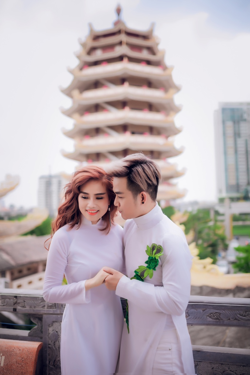 
Quách Tuấn Du vốn nổi tiếng là người kín đáo về đời tư, vì thế fans rất bất ngờ khi thấy anh khoe bộ ảnh cưới của mình

 
