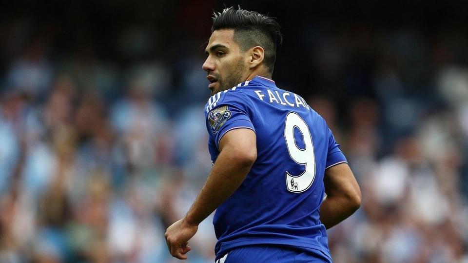 Vì sao CĐV Chelsea lại phản đối Morata mặc áo số 9? - 8
Radamel Falcao