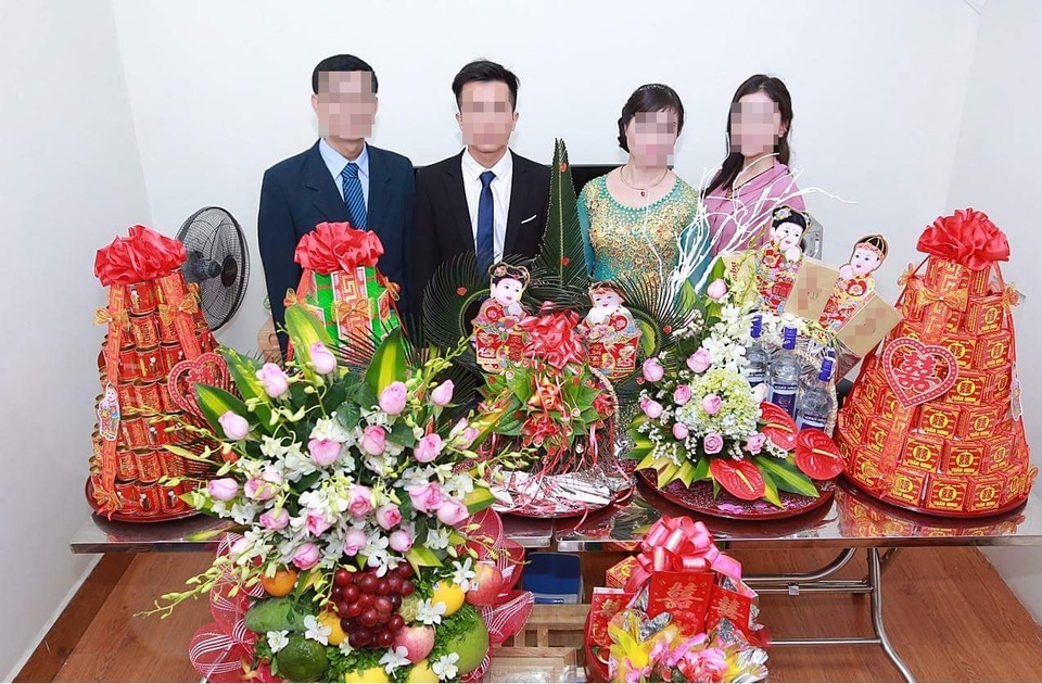 “Sốc” với dịch vụ thuê… chồng giá trăm triệu ở Hà Nội - 2 Một đám cưới giả với các nghi thức và thủ tục hoành tráng như đám cưới thật được công ty này đứng ra tổ chức