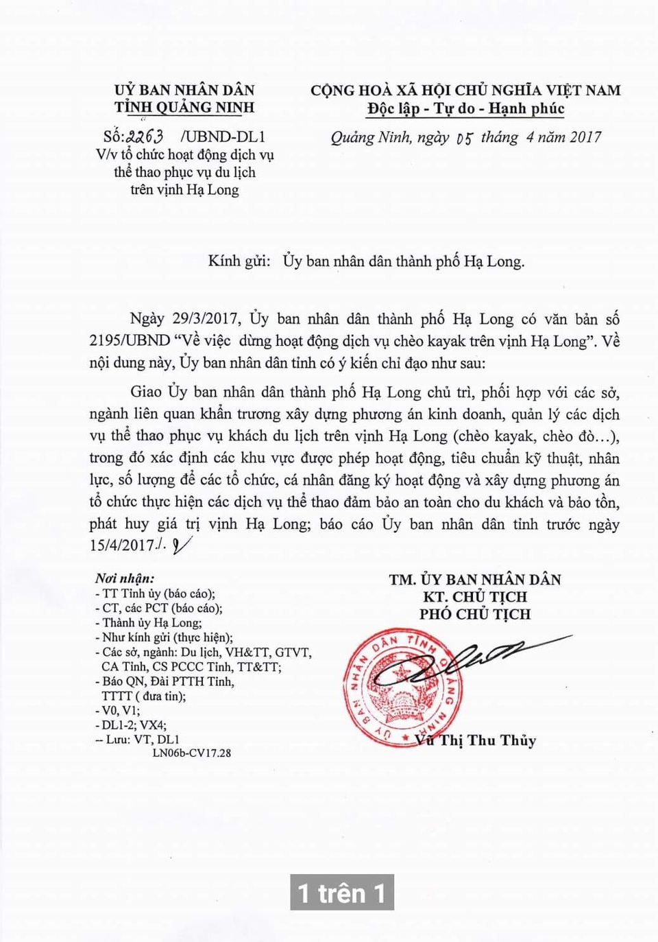 Quảng Ninh: Tỉnh gỡ lệnh dừng hoạt động kayak trên vịnh Hạ Long - 1 Chèo kayak vẫn được phép hoạt động trên vịnh Hạ Long
