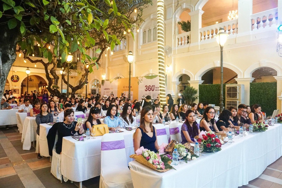 Ra mắt liệu trình Thay, nuôi da - 3 Ra mắt liệu trình Thay, nuôi da - 3