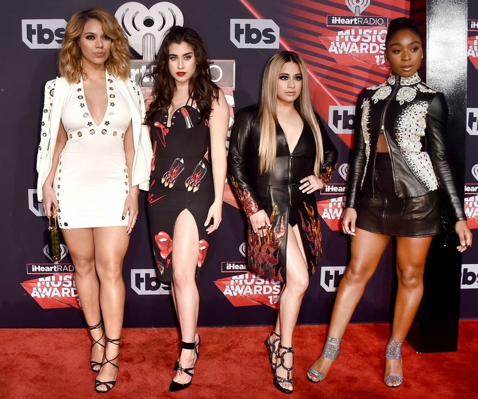 Diện váy ánh kim khoét sâu, Christina Milian hút mọi ánh nhìn - 24
Nhóm Fifth Harmony