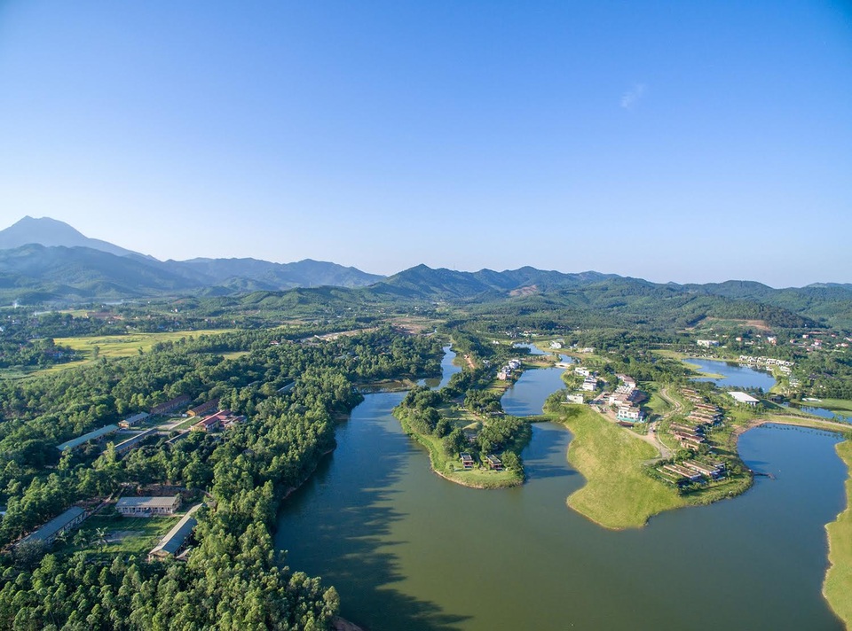 Vẻ đẹp non thanh thủy tú của Flamingo Đại Lải Resort.