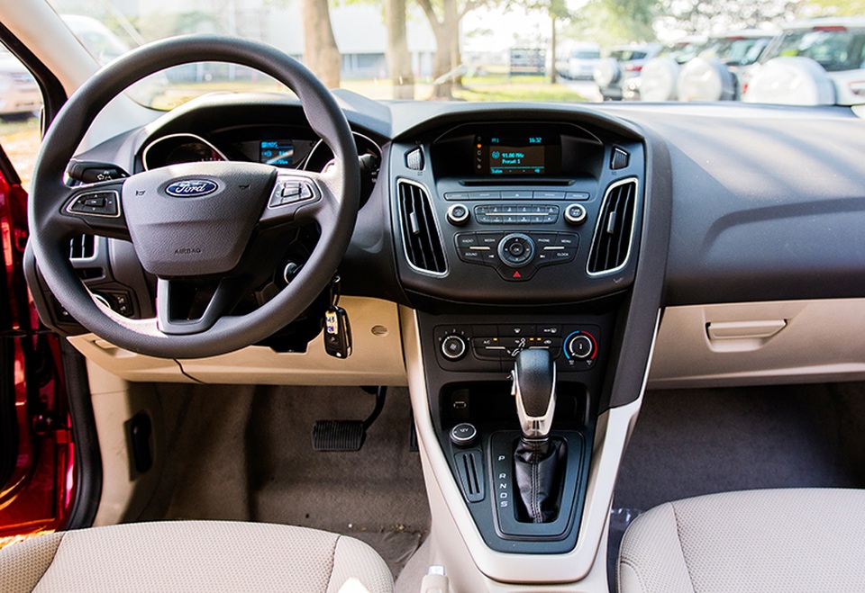 Ford Focus Trend giảm giá mạnh - Cơ hội sở hữu xe rộng mở - 5 Ford Focus Trend giảm giá mạnh - Cơ hội sở hữu xe rộng mở - 5