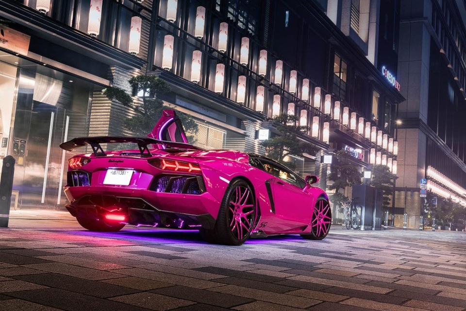 Lamborghini Aventador hồng rực rỡ trên phố - 6 Lamborghini Aventador hồng rực rỡ trên phố - 6