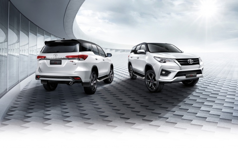 Toyota Fortuner được nâng cấp, thêm bản 2.4V 4WD - 11 Toyota Fortuner được nâng cấp, thêm bản 2.4V 4WD - 11