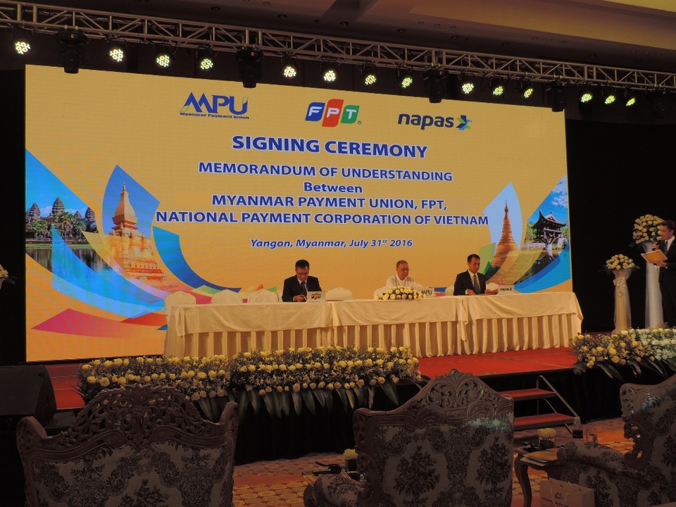 
Lễ ký kết FPT triển khai Hệ thống chuyển mạch tài chính quốc gia Myanmar.
