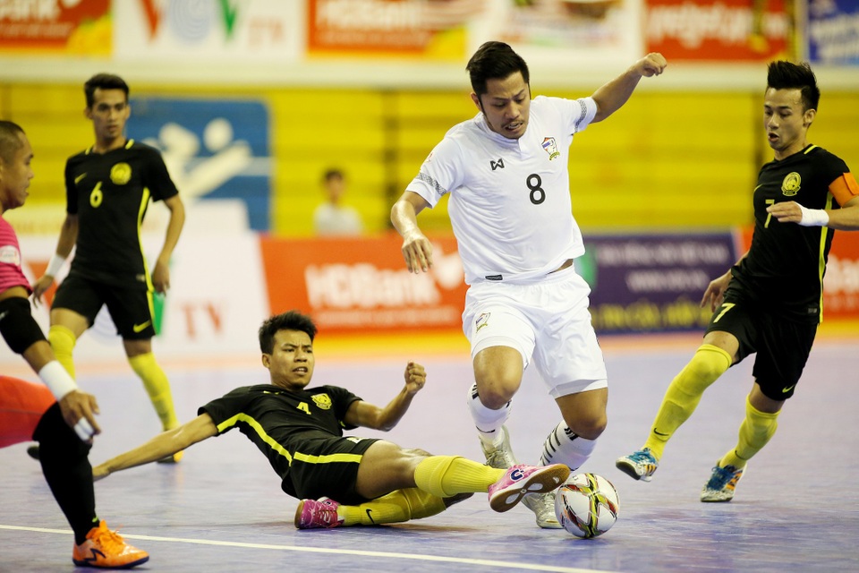Thái Lan vô địch, đội tuyển futsal Việt Nam chỉ về hạng tư giải futsal Đông Nam Á HDBank Cup 2017 - 3 Thái Lan đánh bại Malaysia trong trận chung kết đầy kịch tính