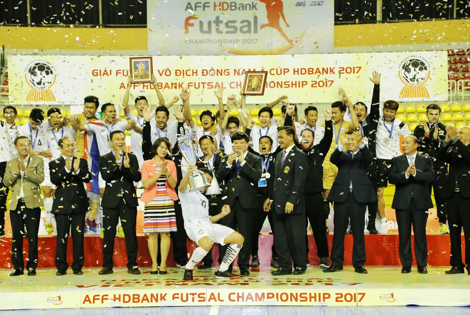 Thái Lan vô địch, đội tuyển futsal Việt Nam chỉ về hạng tư giải futsal Đông Nam Á HDBank Cup 2017 - 4 Đội futsal xứ Chùa Vàng lần thứ 13 vô địch Đông Nam Á