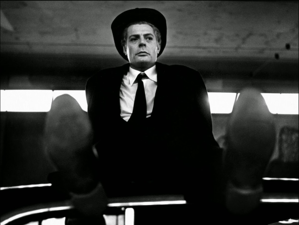 Huyền thoại điện ảnh Ý, Marcello Mastroianni có trong danh sách khách hàng nổi tiếng của Barrett