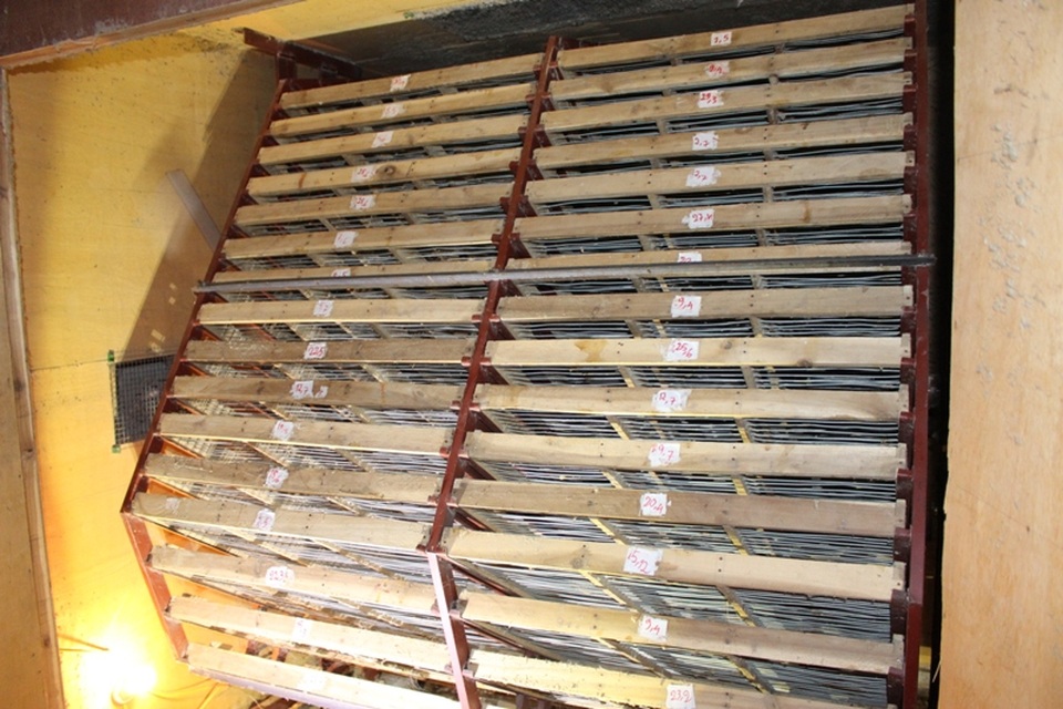 Gà Đông Tảo "cháy hàng" dịp Tết Đinh Dậu - 2
Hệ thống ấp trứng hiện đại của ông Hiệu.