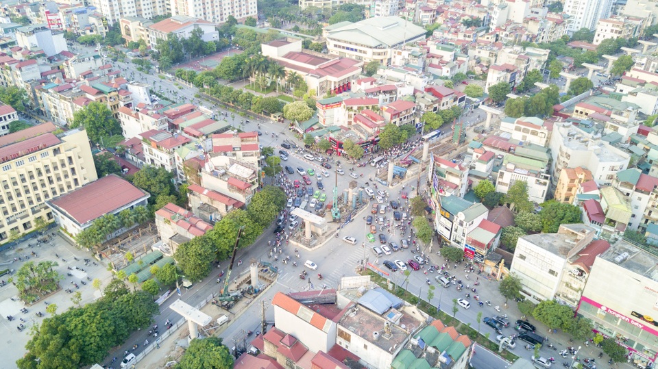 Hình ảnh mới nhất về tuyến metro Nhổn - ga Hà Nội - 4
Dự án cắt đường Nguyễn Phong Sắc, đi qua đường Xuân Thủy sang đường Trần Thái Tông.