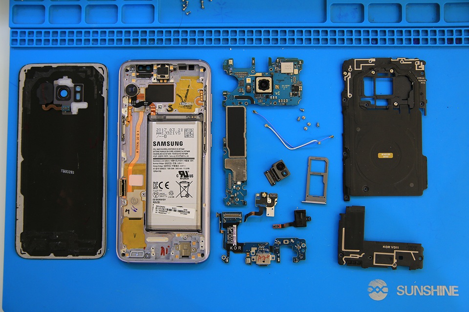 Đây là toàn bộ linh kiện của Galaxy S8 phiên bản Hàn Quốc.