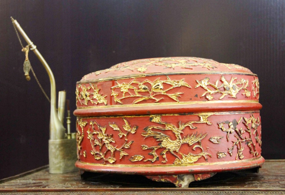 Trưng bày sưu tầm cổ vật “Gấm vóc vàng son thời Nguyễn” - 6 Những tráp cơi trầu chạm rồng, phượng thế kỷ 20
