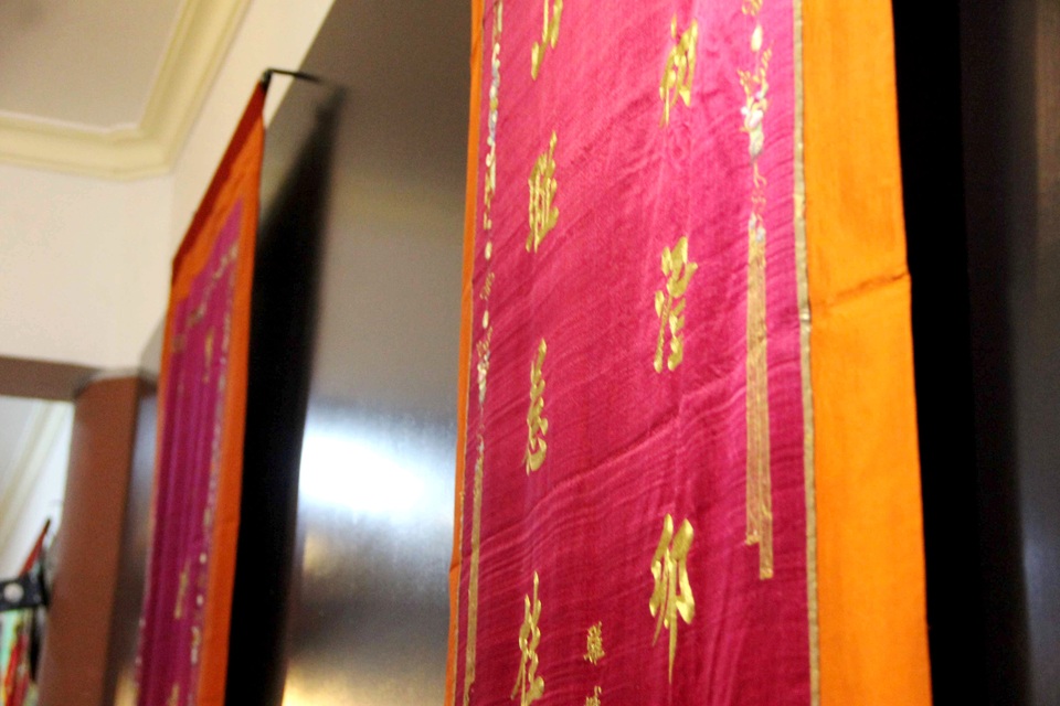 Trưng bày sưu tầm cổ vật “Gấm vóc vàng son thời Nguyễn” - 2 Những bức trướng chúc thọ