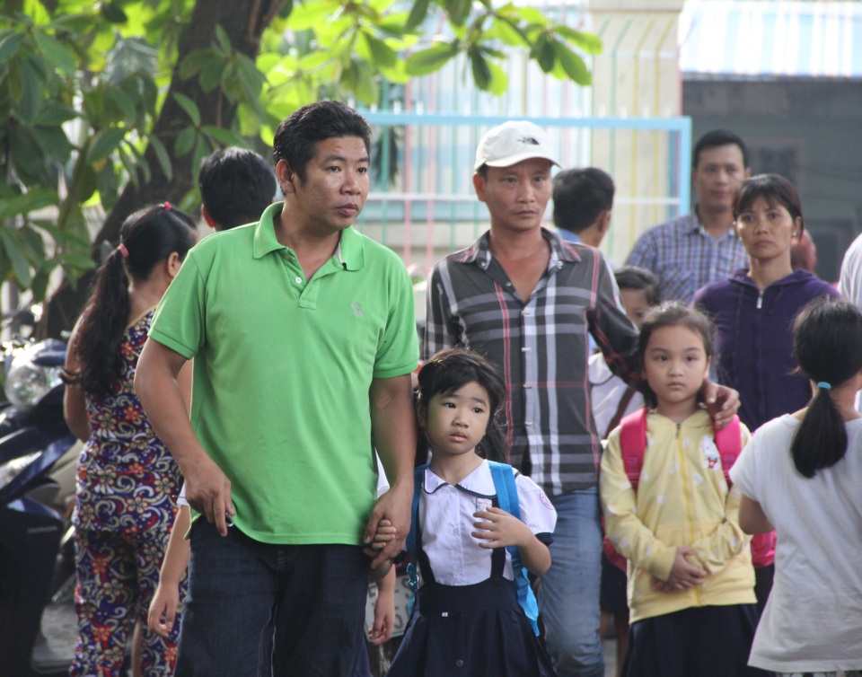 TPHCM đề xuất nhà giáo có chế độ đặc biệt như quân đội, công an - 2 Và cũng đưa ra đề xuất địa phương được chủ động linh hoạt trong việc tổ chức thời gian năm học, tiết học