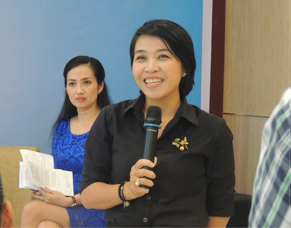 Muốn vào trường dạy chống xâm hại thì... qua phường xin giấy - 2 TS Lê Thị Linh Trang cho biết, có trường đòi giấy đồng ý của phường mới cho tổ chức dạy chống xâm hại tình dục cho học trò