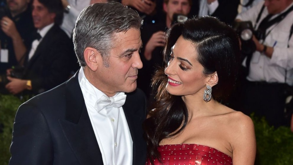 Người thân tiết lộ vợ George Clooney mang song thai - 5
George Clooney từng kết hôn lần đầu vào năm 1989 và ly dị 4 năm sau đó. Ngôi sao phim 13 tên cướp thế kỷ chia sẻ trong quá khứ là anh không sẵn sàng để làm bố