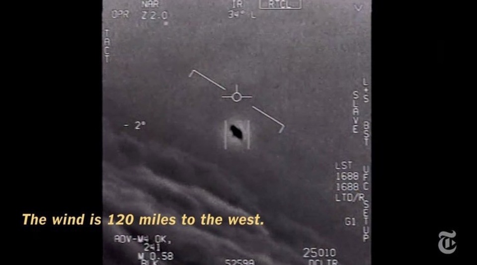 Mỹ công bố video F-18 rượt đuổi UFO trên Thái Bình Dương - 1
Mỹ công bố máy bay chiến đấu F-18 rượt đuổi UFO trên Thái Bình Dương. (Ảnh: NYTimes)