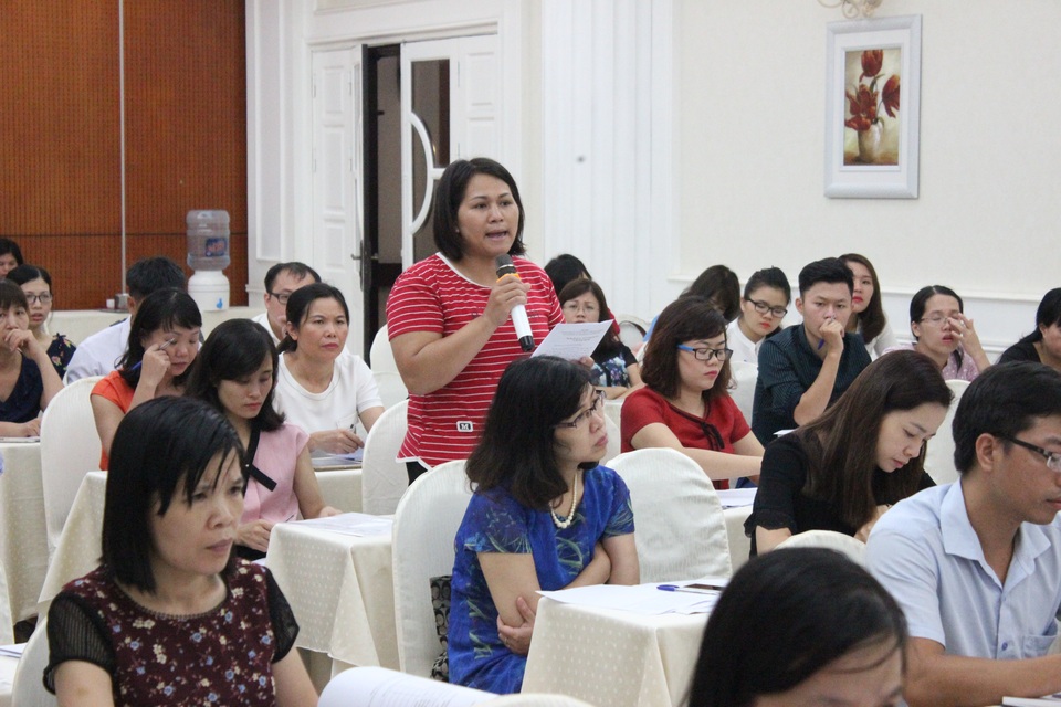 Doanh nghiệp được chủ động điều chỉnh giá sữa cho trẻ em dưới 6 tuổi - 2 Các doanh nghiệp trao đổi thắc mắc