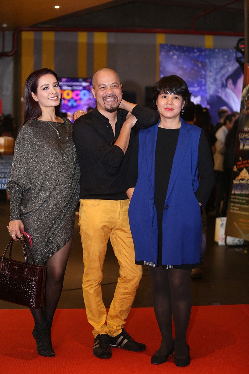 MC Diễm Quỳnh vui vẻ trò chuyện cùng NTK Việt Hùng, cựu người mẫu Thúy Hằng.