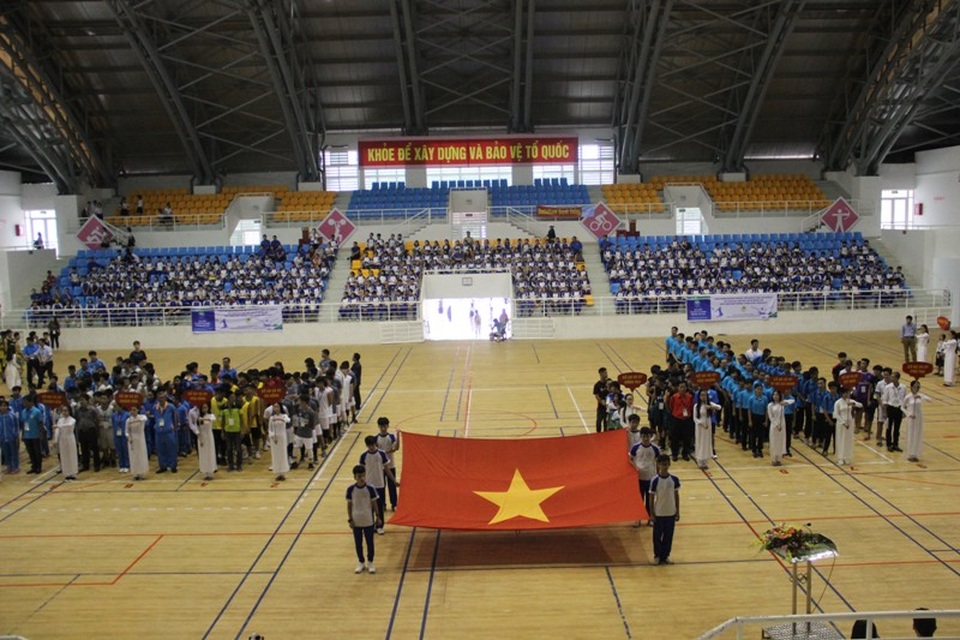 Hơn 300 vận động viên tranh tài ở giải bơi lội, bóng rổ học sinh phổ thông toàn quốc - 1 Các vận đông viên tham dự giải bơi lội, bóng rổ học sinh phổ thông toàn quốc
