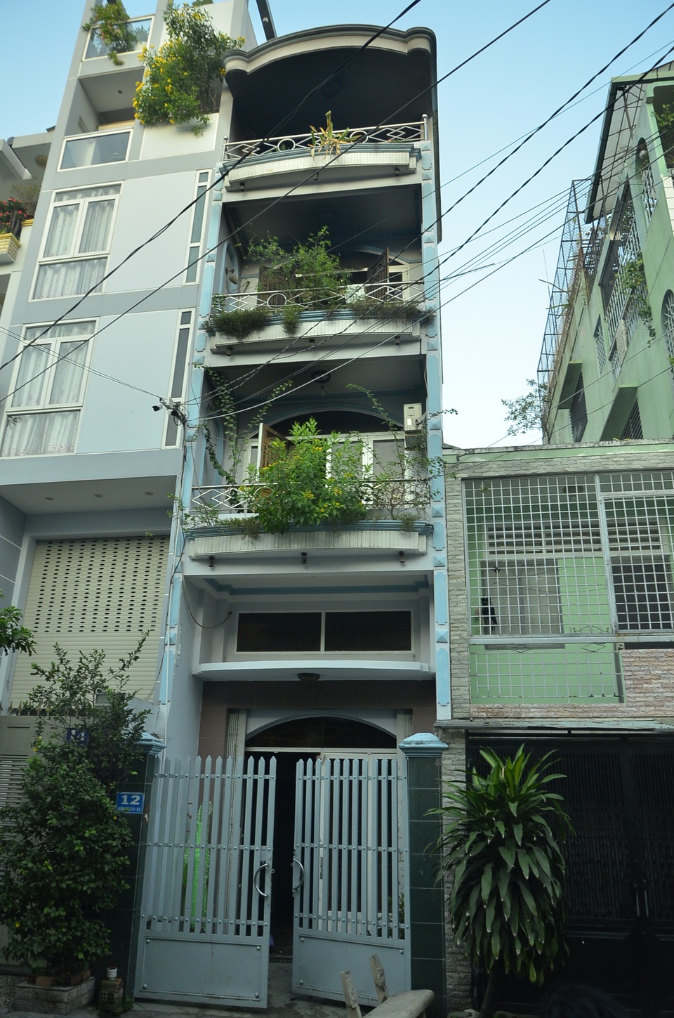 Giải cứu 7 người thoát khỏi căn nhà cháy lúc 2h đêm - 3 Căn nhà xảy ra cháy