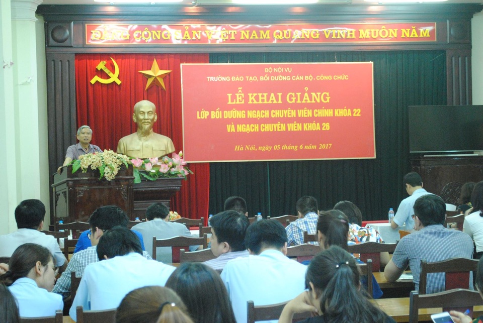 Thủ tướng giải thể Trường đào tạo, bồi dưỡng cán bộ, công chức - 1
Khi còn hoạt động, trường có chức năng đào tạo, bồi dưỡng nâng cao trình độ chuyên môn, nghiệp vụ, kiến thức pháp luật... cho cán bộ, công chức, viên chức nhà nước.