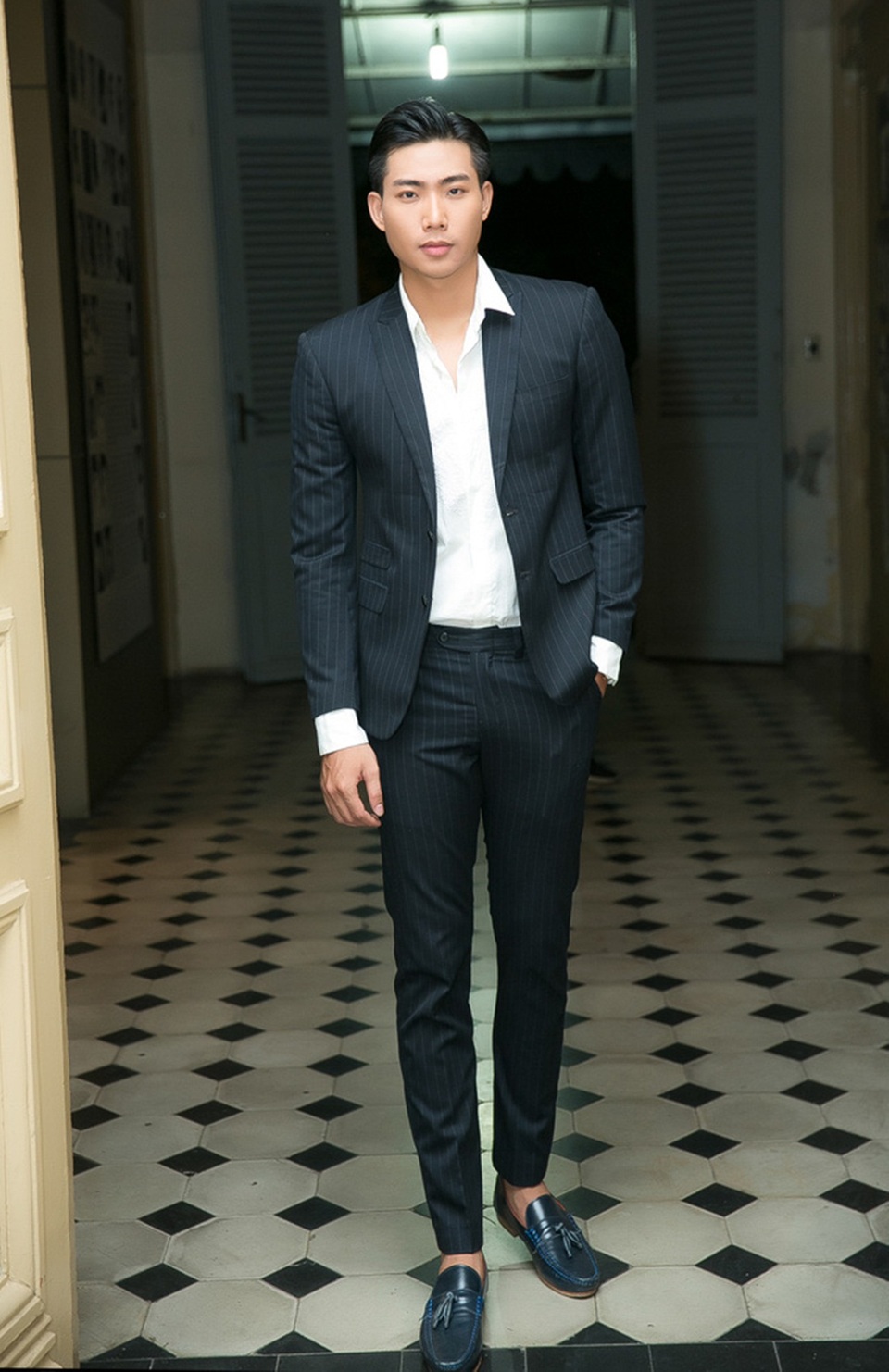 Siêu mẫu Hữu Long cho biết, để có thể sống với nghề, mỗi người mẫu phải tự bươn chải.