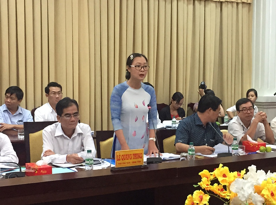 Địa phương kiến nghị Bộ GD sớm công bố phần mềm chấm thi - 2
Giám đốc Sở GD-ĐT Vĩnh Long Nguyễn Thị Quyên Thanh nêu kiến nghị với đoàn kiểm tra