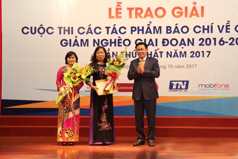 84 tác phẩm lọt và chung kết cuộc thi viết về giảm nghèo - 2 84 tác phẩm lọt và chung kết cuộc thi viết về giảm nghèo - 2