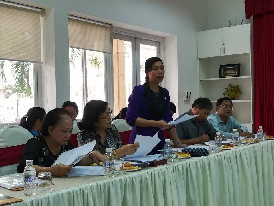 Quỹ phụ huynh: Tự nguyện nhưng ấn định mức thu - 2 Bà Triệu Lệ Khánh, Phó Chủ tịch UB MTTQ Việt Nam TPHCM: Tiền quỹ BĐD CMHS ấn định thu 250.000 đồng sao gọi là tự nguyện?
