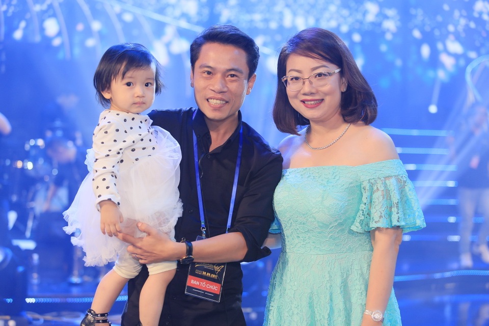 Đạo diễn Phạm Hoàng Giang cùng Giám đốc sáng tạo Nguyễn Ngọc Anh (phải).