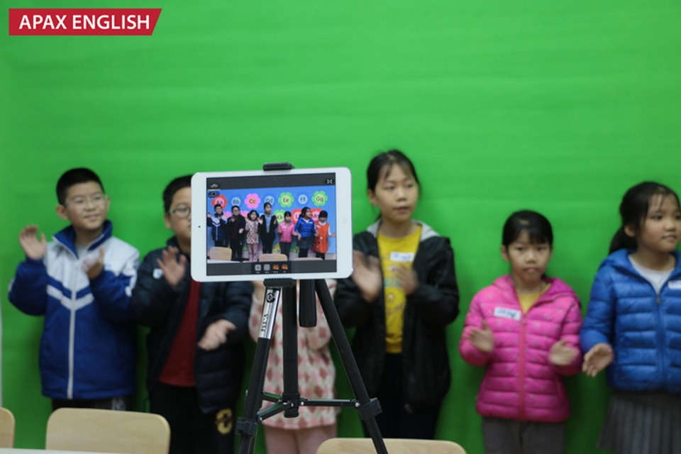 
Hệ thống trường quay thu nhỏ sử dụng công nghệ Chroma Key - Apax Studio
