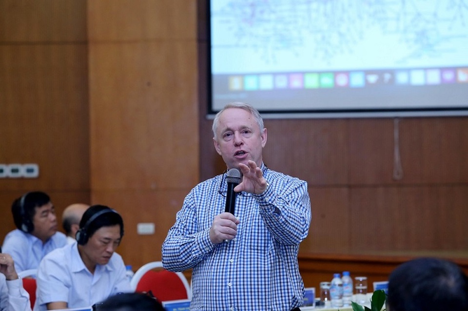 Cán bộ hoạch định chính sách được nâng cao về quản trị đổi mới sáng tạo - 1
Giáo sư Göran Roos: Việt Nam đang đứng trước sự đột phát về dịch chuyển công nghệ và nếu chúng ta không làm gì ở một số khía cạnh thì thực sự thì sẽ mất đi lợi thế cạnh tranh.