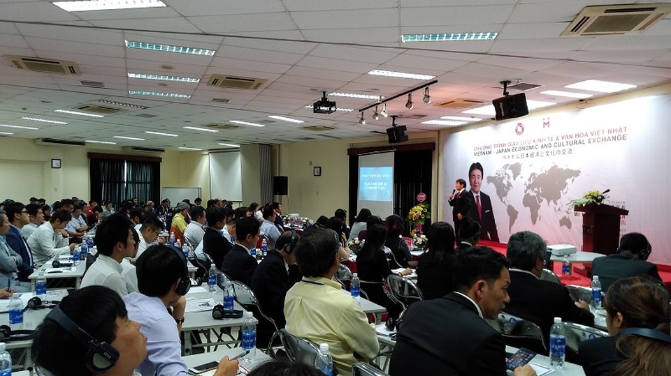 Giáo sư Nhật Bản chia sẻ bí quyết “đối mặt” với cách mạng công nghiệp 4.0 - 2
Đông đảo doanh nghiệp Việt Nam và sinh viên ĐH Ngoại Thương tham dự buổi thuyết trình đặc biệt.