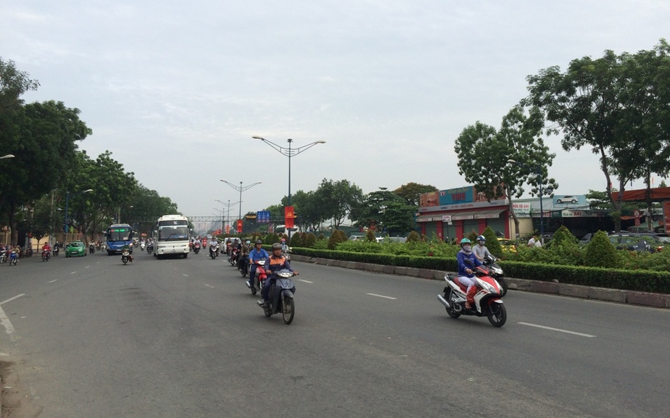 Sài Gòn thông thoáng sau kỳ nghỉ Tết - 1
Tuyến đường Trường Chinh, ngã ba Mũi Tàu thông thoáng lạ thường.
