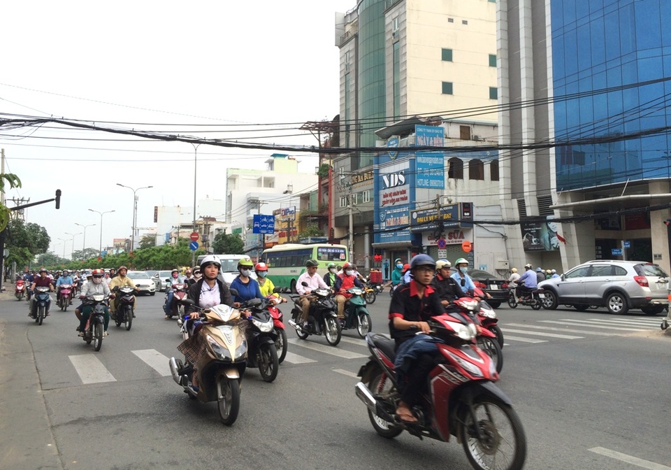Sài Gòn thông thoáng sau kỳ nghỉ Tết - 3 Giao lộ Tân Kỳ - Tân Quý với đường Cộng Hòa không tái hiện cảnh xung đột rồi ùn tắc khi dòng xe từ đường Cộng Hòa rẽ trái vào Tân Kỳ - Tân Quý