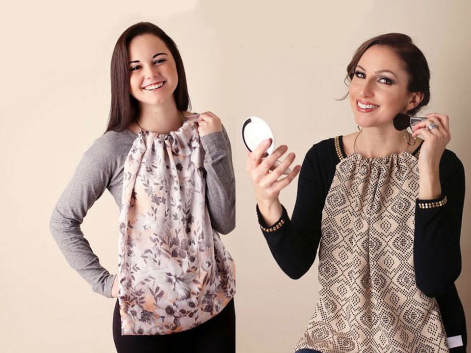 Một số món quà cũng khá hài hước, chẳng hạn như chiếc yếm trang điểm này chuyên để chị em đeo trước ngực khi “make-up” để bụi phấn không rơi xuống áo, điều này đặc biệt dễ nhận thấy và gây phiền toái khi chị em mặc trang phục tối màu, bụi phấn sẽ hiện ra rất rõ.