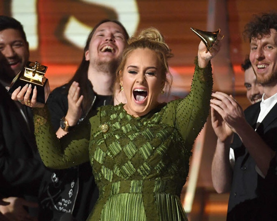 Grammy 2017: “Ngồn ngộn” cảm xúc trong đêm hội tụ của “bầu trời sao” - 3 Grammy 2017: “Ngồn ngộn” cảm xúc trong đêm hội tụ của “bầu trời sao” - 3