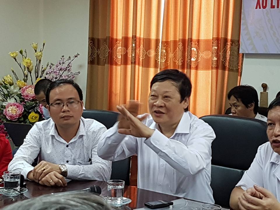 Thành công với kỹ thuật mới giúp phụ nữ vô sinh được làm mẹ - 1 Sau thành công của 2 ca phẫu thuật đầu tiên, GS Tiến vui mừng chia sẻ thêm cơ hội để làm mẹ với những người mắc bệnh lý về vòi trứng. Ảnh: H.Hải