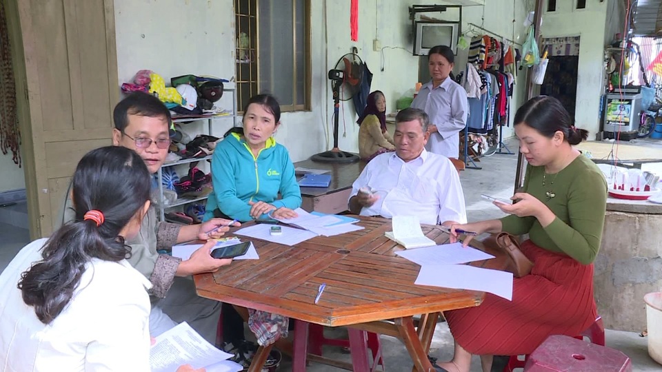 Truy thu lương hưu sai của 64 giáo viên, Bảo hiểm xã hội tỉnh Phú Yên nhận lỗi - 1 Nhiều giáo viên gửi lời cầu cứu cơ quan báo chí vì cho rằng mình bị truy thu lương hưu sai quy định