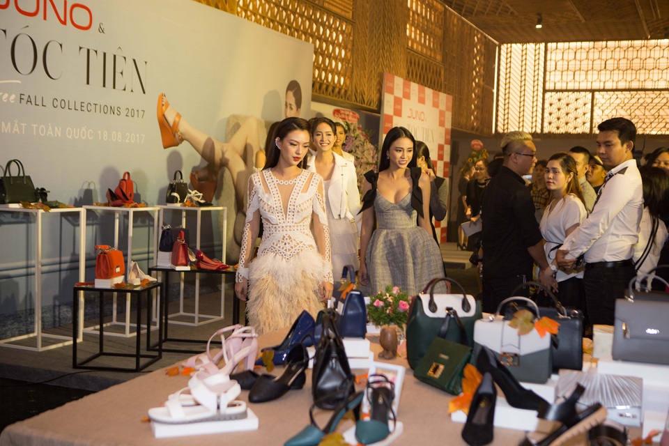 Dàn sao hội tụ tại sự kiện ra mắt bộ sưu tập Juno & Tóc Tiên - Free Fall Collections - 6 Dàn sao hội tụ tại sự kiện ra mắt bộ sưu tập Juno & Tóc Tiên - Free Fall Collections - 6
